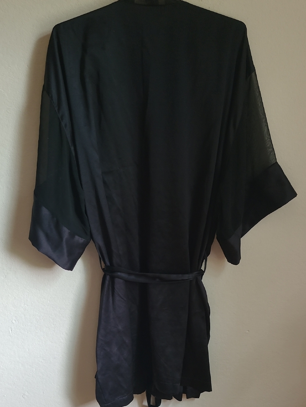 Women's Robe - Picture 4 of 7